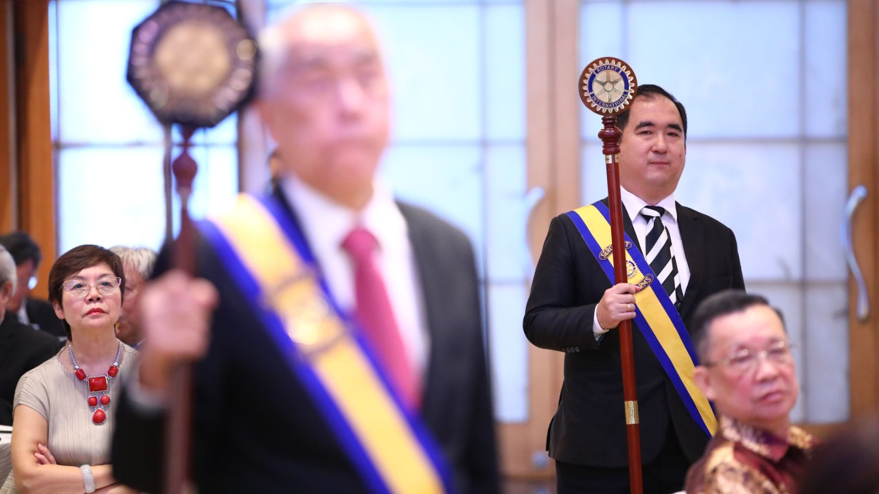 masterdougles's tweet card. At 18, Dougles Chan began his entrepreneurial journey with a simple dream in Singapore. With no silver spoon to aid him, he worked as a tutor, carefully saving every cent to fund his first business...