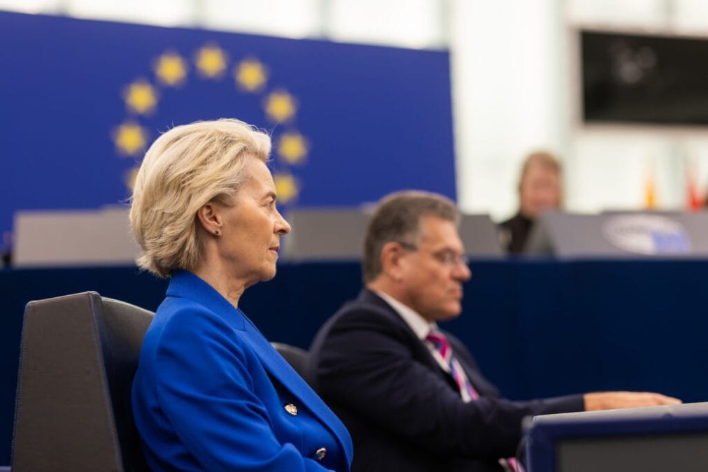 TaxDotNews's tweet card. US threatens tariffs in response to EU digital services taxes and tech regulations. Analysis of trade implications, Big Tech rules, and EU countermeasures.