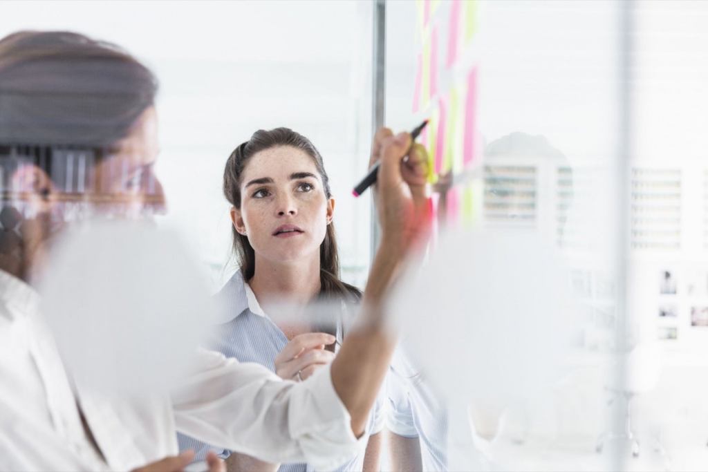 SuccessPatterns's tweet card. Making your startup a success has far more to do with the what you'll figure out than what you already know.