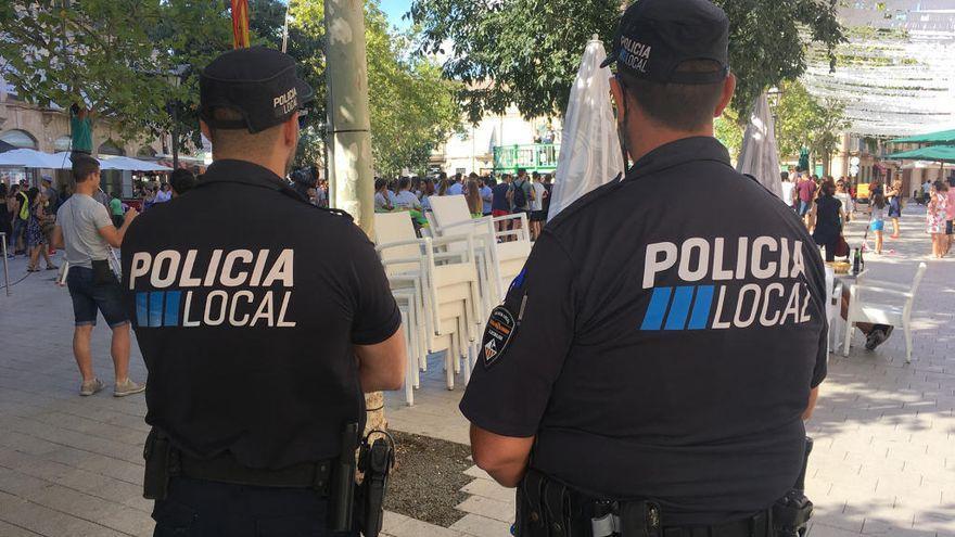 informacion_es's tweet card. Detenido en Palma por romperle los dientes de un puñetazo al ladrón que quería robarle en la playa