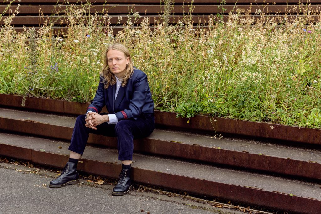 aarhus_g's tweet card. Forfattere som Glenn Bech, Edouard Louis og nobelprisvinder Annie Ernaux viser vejen for en helt ny arbejderklasse, siger litteraturforsker.