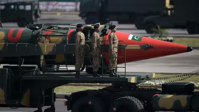 myvaartha's tweet card. అమెరికా నేషన్‌ల ఇంటెలిజెన్స్‌ నివేదిక ప్రకారం, పాకిస్తాన్ (Pakistan)అత్యంత రహస్యంగా ప్రయోగాధారిత డిజైన్‌(Design)లో 5,500 కిమీ+ శ్రేణి ..