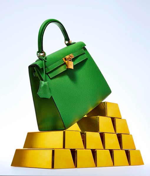 iamjakestream's tweet card. Luxury asset investment company LUXUS debuts a fund dedicated to Hermès Birkin and Kelly bags—and investors get first dibs on the purses.