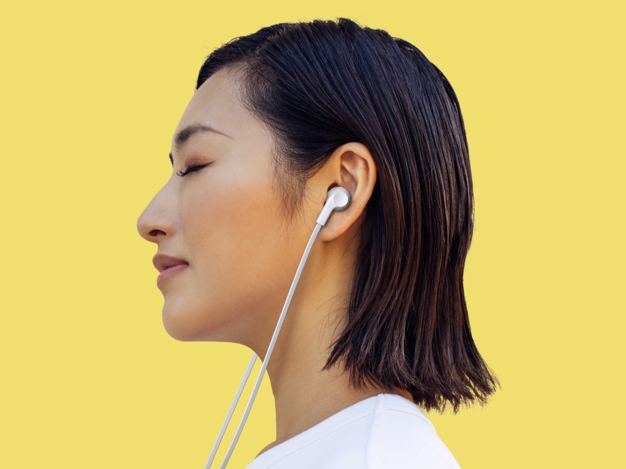 DomusWeb's tweet card. Belkin updates its classic wired earbuds with noise cancellation and three EQ presets — a solid upgrade that you can buy for just $30.