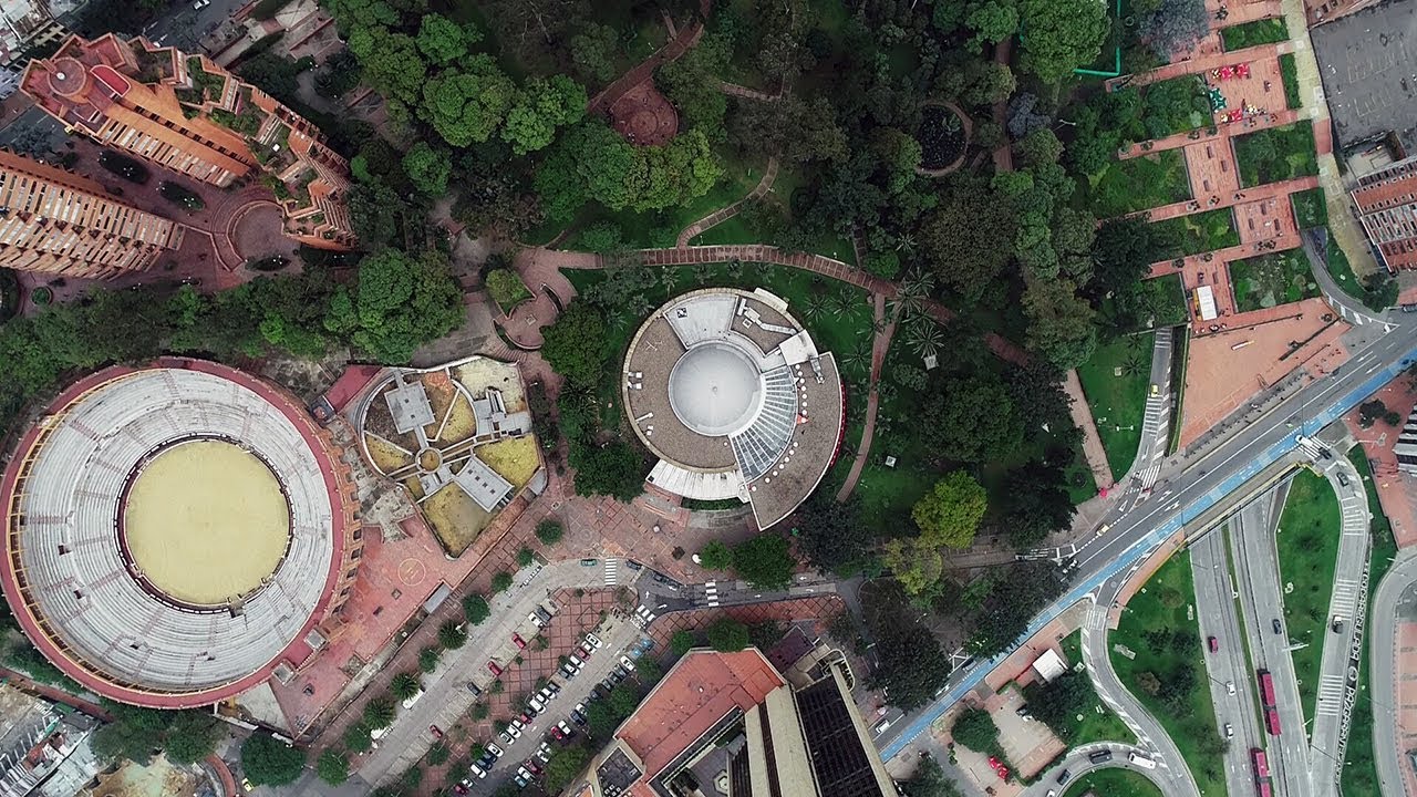 AeroScanTech's tweet card. Tomas Aéreas Planetario Distrital de Bogotá, Drone - AeroScanTech