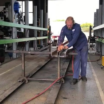 Tweet card summary image