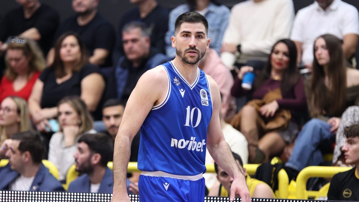 VaggelisIoanno2's tweet card. Ο διεθνής Έλληνας γκαρντ μίλησε στην κάμερα της Δημόσιας Τηλεόρασης μετά τη νίκη επί του Αμαρουσίου, προχωρώντας σε μία ξεχωριστή κίνηση.