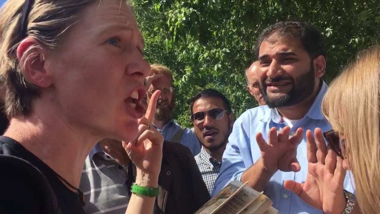 Idriss_Ah's tweet card. PART 1 of 2. Br Adnan Rashid debates Lizzie. Speakers Corner