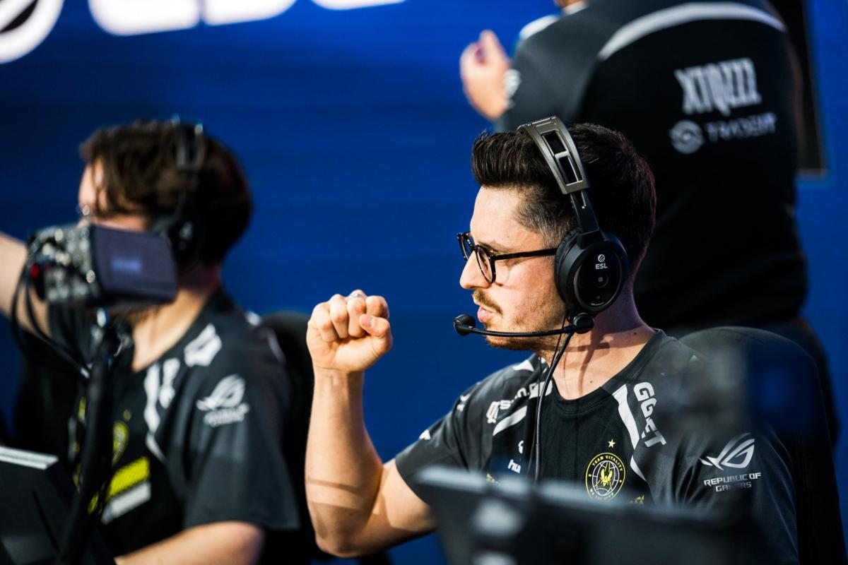 EmmanuelMacron's tweet card. Un quatrième trophée en 2025, une série de 21 victoires d'affilée, un premier Grand Slam, un bonus d'un million de dollars : vainqueurs des IEM Melbourne après une finale folle contre Falcons (3-2),...