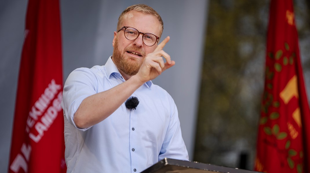 bupldk's tweet card. FH foreslår, at adgang til alle professionsuddannelser som udgangspunkt skal kræve tre år på epx. Formand Morten Skov Christiansen er bekymret for frafald og det faglige niveau. Meldingen fra...