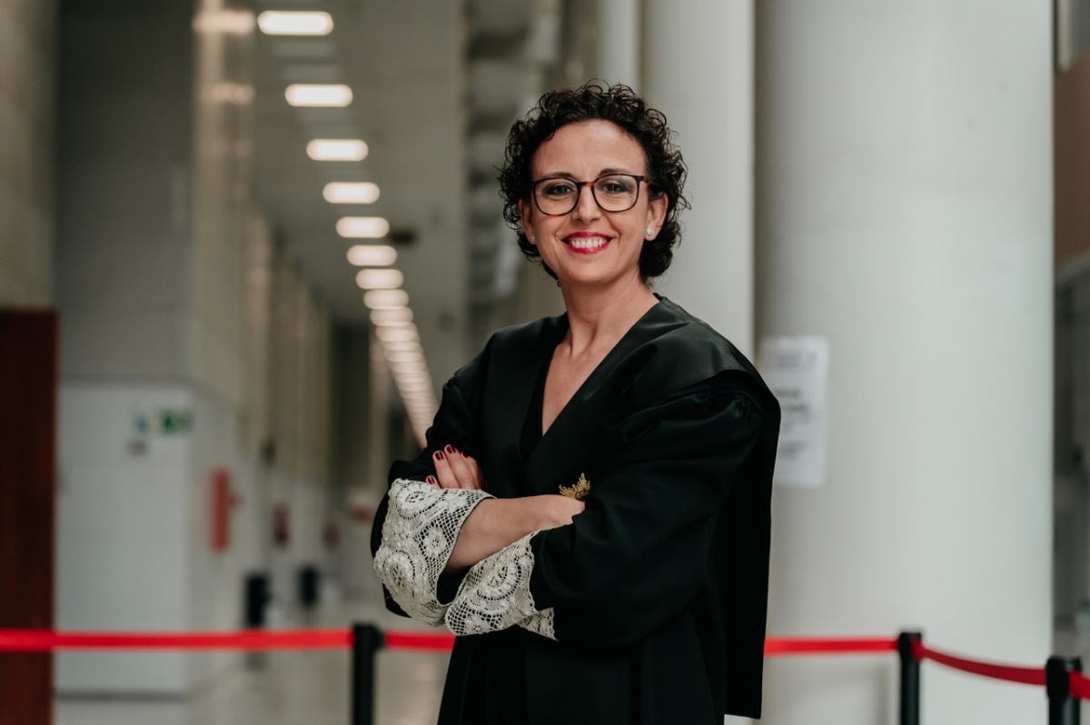 Procuradors's tweet card. La decana de los procuradores de Valencia advierte sobre el riesgo de crear "dos tipos de justicia"...