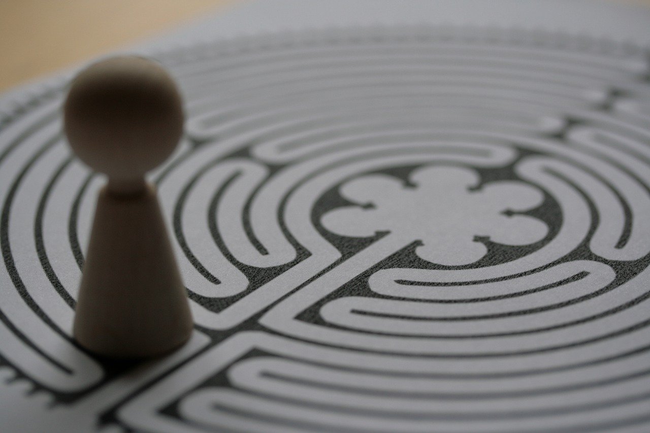 compaile's tweet card. Doch fällt es im industriellen Bereich oft schwer, KI zu implementieren. Was die Herausforderungen sein können, haben wir im Blogpost zusammengefasst.