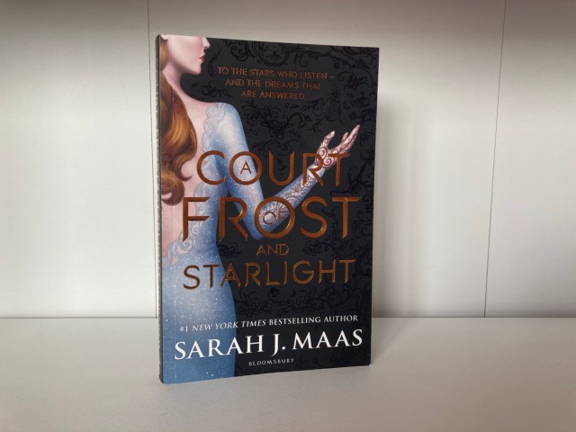 Hannah_BookBlog's tweet card. Rating: ⭐⭐⭐⭐ Trigger Warning: Sex scenes A Court of Frost and Starlight was a lovely mini-conclusion to the first trilogy in the A Court of Thorns and Roses series. I loved how it combined all of t…