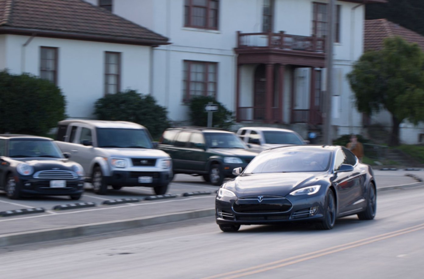 shashankSD13's tweet card. Tesla has pushed an over-the-air update to some of its vehicles in Florida that lets those cars go just a liiiittle bit farther, thus helping their owners