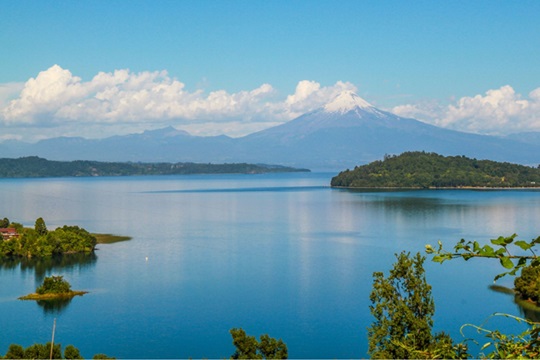 CodeXverde's tweet card. La investigación logró recrear, mediante modelación numérica y estudios batimétricos, losdeslizamientos que originaron tsunamis en el Rupanco.