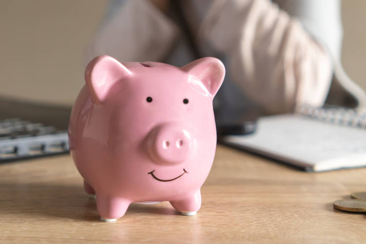 polizeitickerch's tweet card. In einem Kiosk in Schaan hat am Samstagmorgen, 22.11.2025, ein unbekannter Mann das Trinkgeld-Sparschwein der Angestellten gestohlen. Die Landespolizei ermittelt.