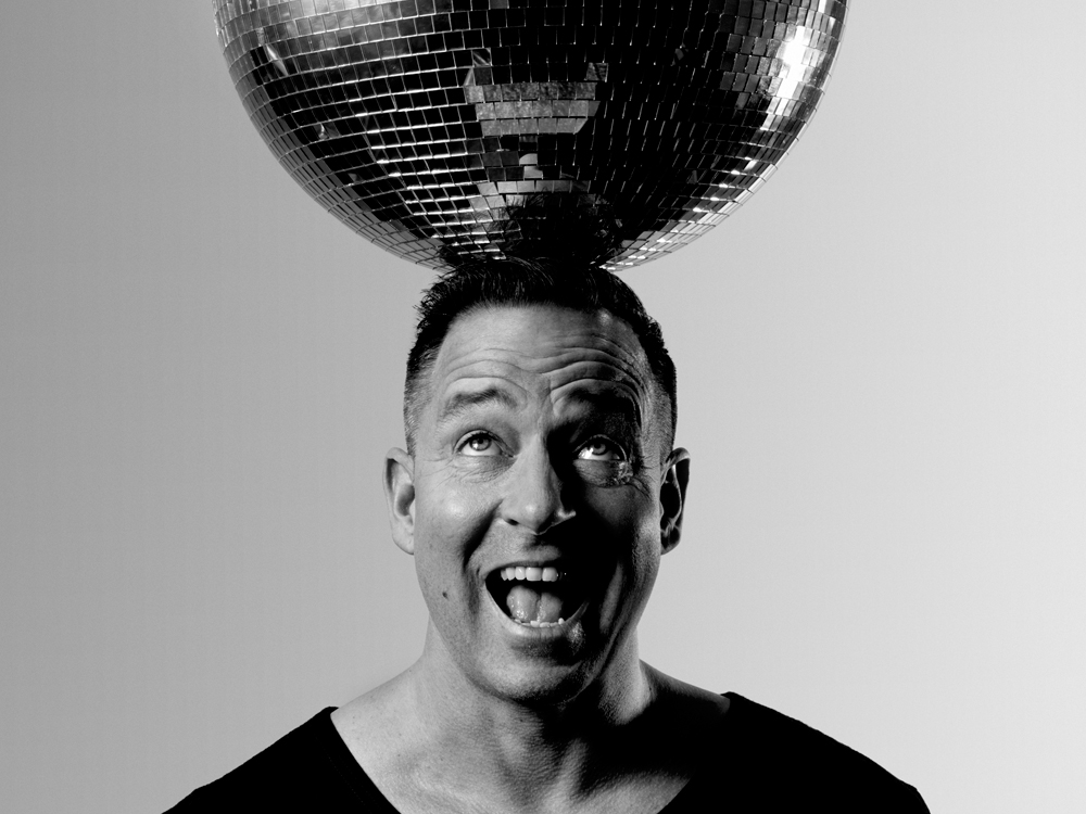 psykoactivity's tweet card. Die Clubs sterben? Die Leute kommen nicht mehr? Ist das euer Ernst? Alle rennen auf Festivals, die es ja mittlerweile an jedem Weiher und auf jeder Waldlichtung gibt. Seien wir ehrlich: Die Clubs...