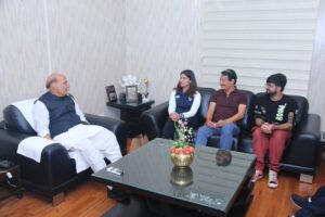 EarthNewsLadakh's tweet card. New Delhi, Aug 8 (PTI) Defence Minister Rajnath Singh on Thursday showered praise on star pistol shooter Manu Bhaker as he met the double Olympic bronze medallist after her triumphant return from the...