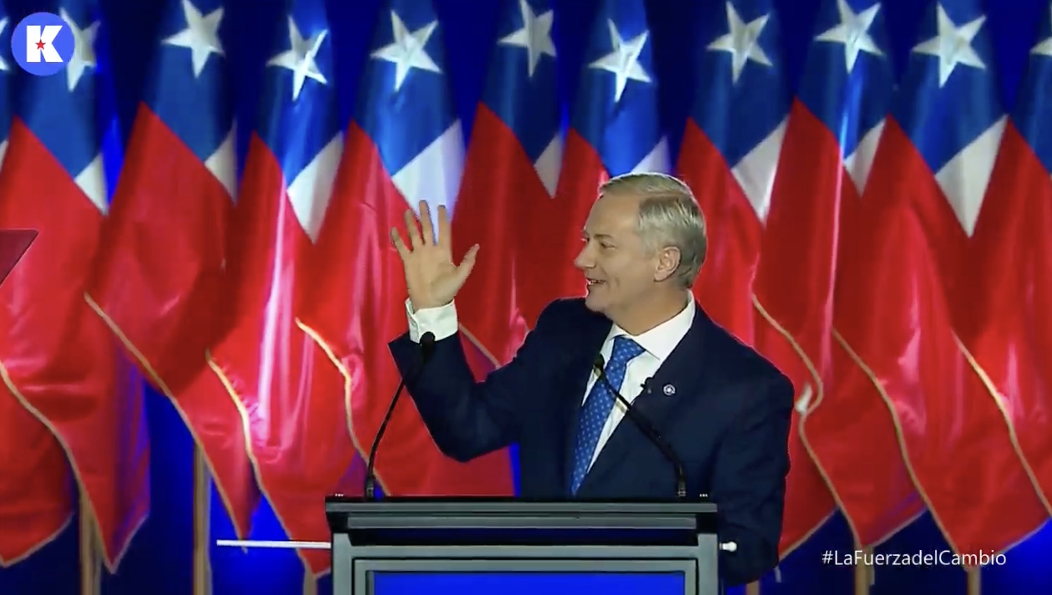 CNNChile's tweet card. "Saludemos a Francisco Vidal, el bot número 1 de Chile", complementó el republicano.