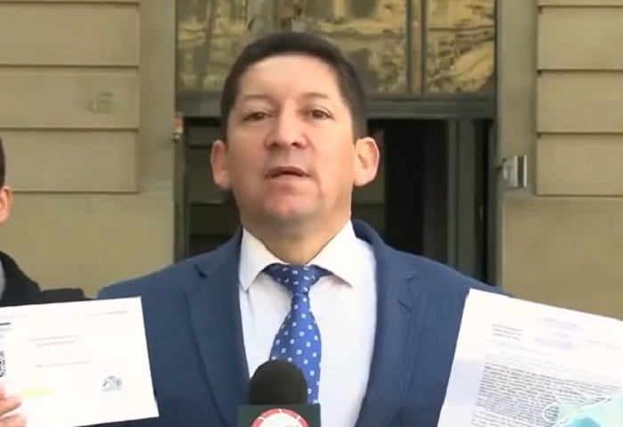 El_Ciudadano's tweet card. Ex capitán Toledo y sus denuncias de “crimen organizado” en Carabineros: Las graves denuncias realizadas por el ex capitán de Carabineros Miguel Ángel