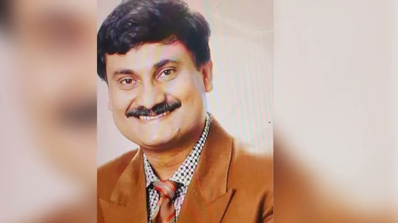 TheLallantop's tweet card. मैनेजर ने कुछ दिनों पहले अपने पद से इस्तीफा दे दिया था. लेकिन बैंक ने 90 दिनों के नोटिस पीरियड का हवाला देते हुए उन्हें तत्काल ही काम से मुक्त नहीं किया.