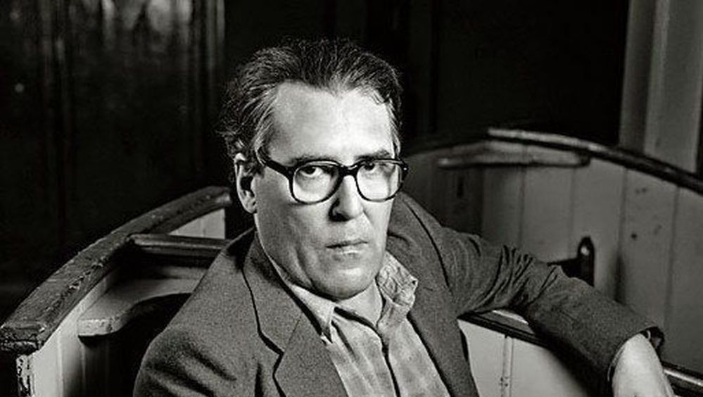 lillousechi's tweet card. L’escriptor mallorquí Miquel Bauçà, poeta solitari i enigmàtic, continua sent, encara avui, més d’una dècada després de la seva mort, un personatge enigmàtic. Visitem la seva història arran de la...