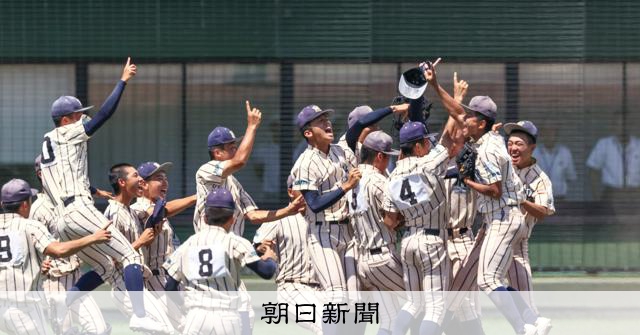 asahi_koshien's tweet card. 　（27日、第107回全国高校野球選手権大阪大会決勝　東大阪大柏原6―5大阪桐蔭=延長十回タイブレーク）　第107回全国高校野球選手権大阪大会の決勝が27日、GOSANDO南港野球場（大阪市住之江区）