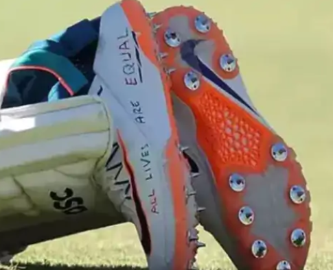 TheDastak24's tweet card. इंटरनेशनल क्रिकेट काउंसिल (ICC) ने गाजा में छाए मानवीय संकट पर जागरूकता फैलाने की उस्मान ख्वाजा की नई कोशिश नामंजूर कर दी है। काउंसिल ने ख्वाजा की वह अपील खारिज कर दी है, जिसमें वे अपने बल्ले और...