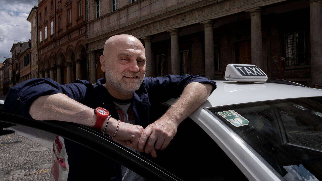 RobertoRedSox's tweet card. Le Bolonais, en guerre contre sa profession, révèle sur internet les comportements frauduleux et illégaux des chauffeurs