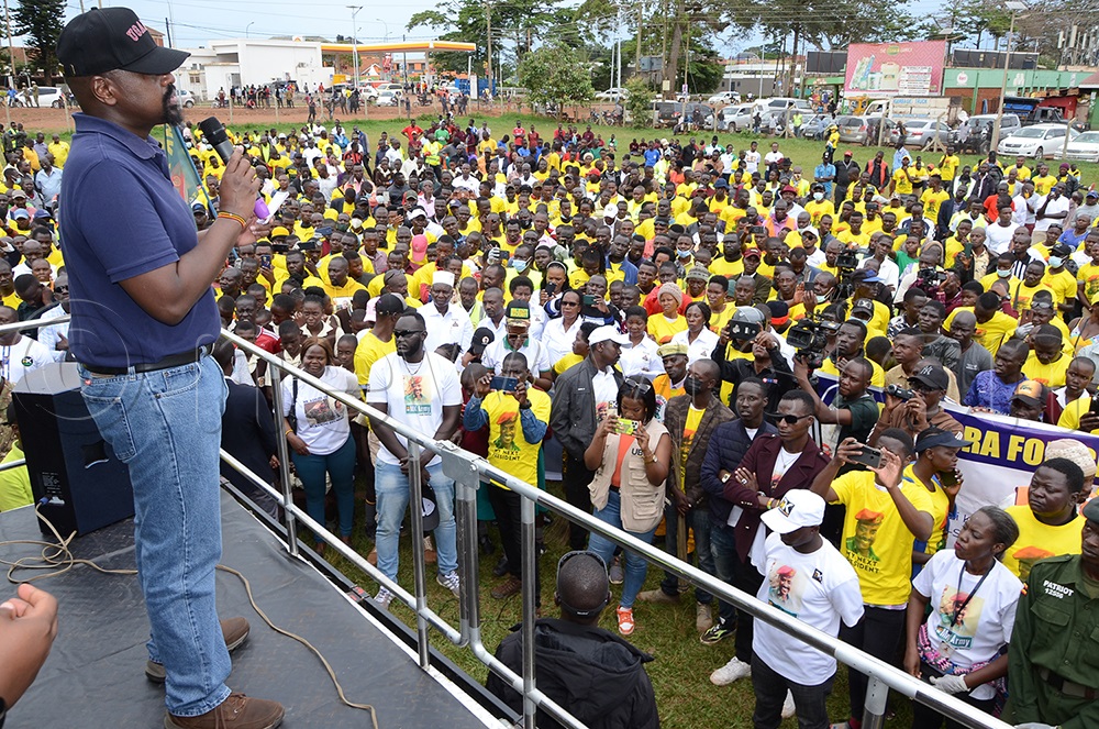 newvisionwire's tweet card. Read more