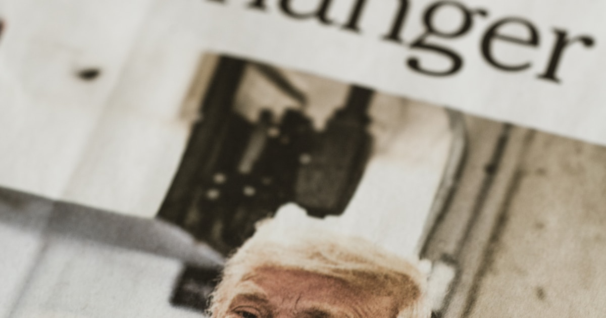 DCryptoshy's tweet card. Steve Witkoff, enviado especial de Trump, mezcla diplomacia con negocios cripto en yates de lujo. ¿Estados Unidos o Emiratos Unidos de Trump? Descúbrelo en CriptoKaizen.