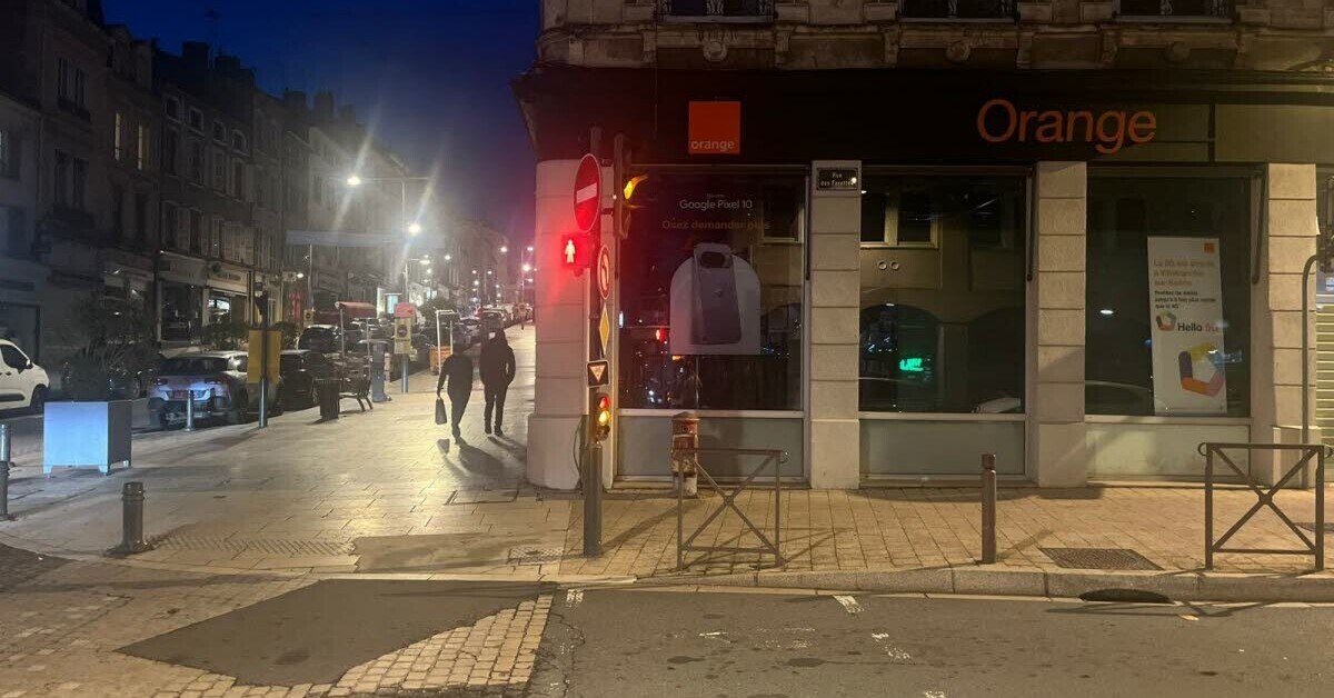 leprogreslyon's tweet card. Un homme âgé de 27 ans a été arrêté dans la nuit du samedi 16 au dimanche 17 novembre à Villefranche-sur-Saône, après un accident de la circulation. Sans permis, alcoolisé, positif aux stupéfiants et...