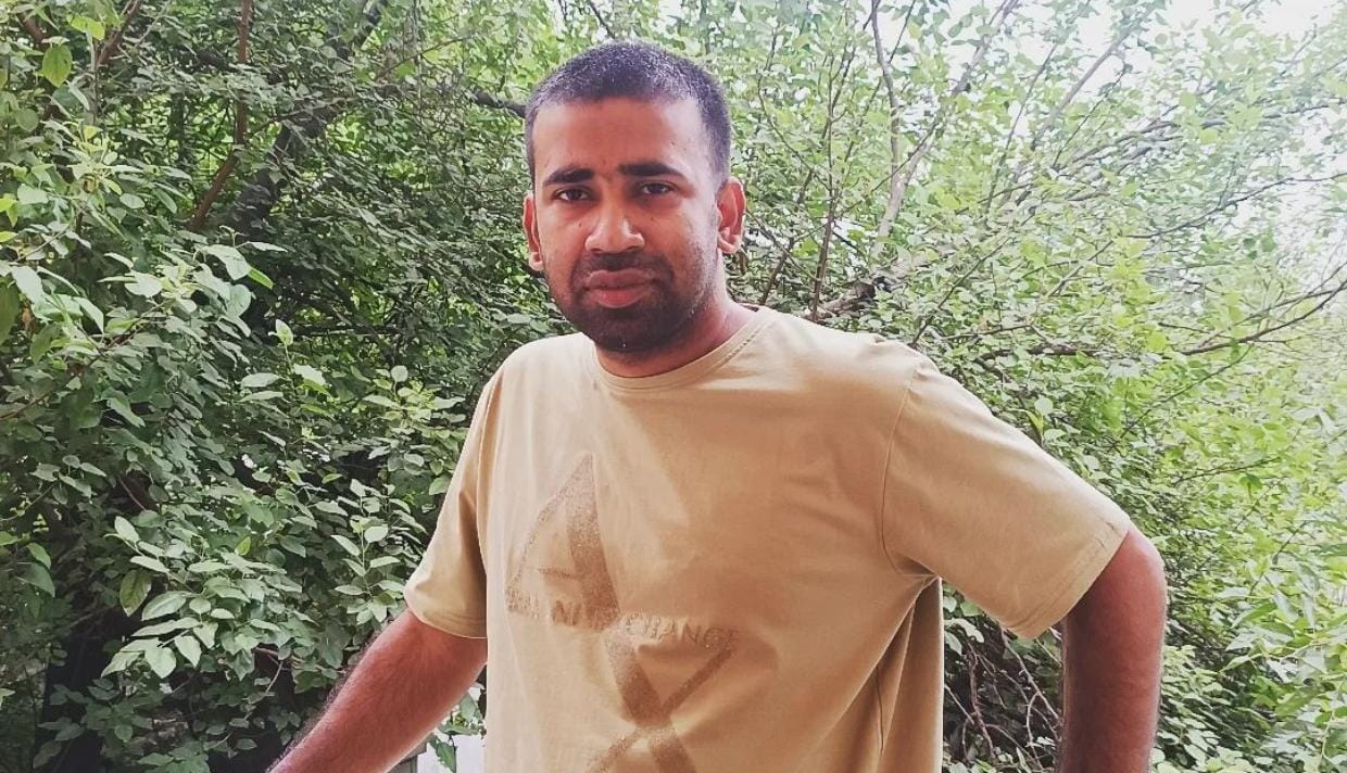 JournoMirror's tweet card. बिहार में युवा पत्रकार प्रकाश रंजन के साथ पुलिस की प्रताड़ना का मामला अब नेशनल ह्यूमन राइट्स कमीशन (NHRC) में भी पहुंच गया है. पीड़ित ने एनएचआरसी में शिकायत दर्ज़ कर न्याय की मांग की। मामला वैशाली...