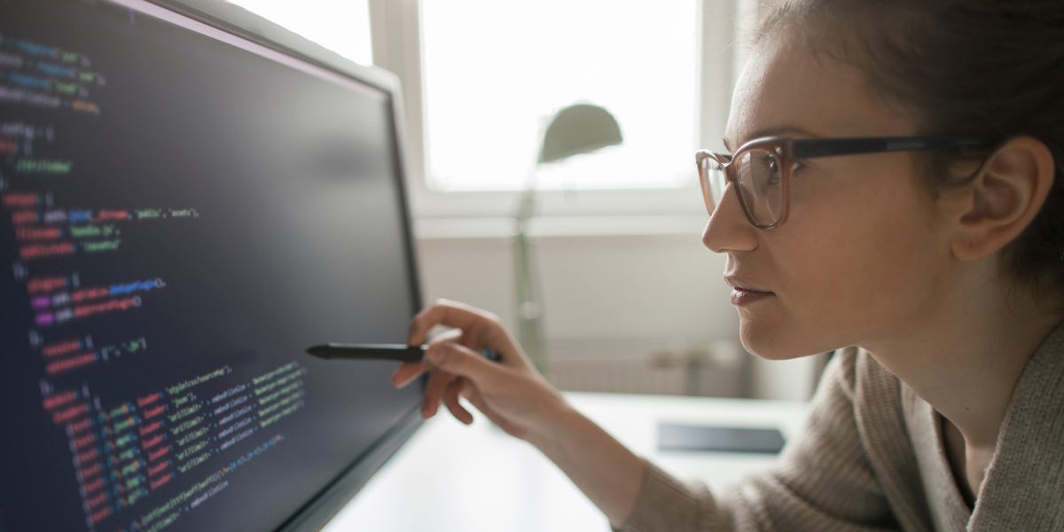 FTWRobotics's tweet card. Coding is 2020's most in-demand skill. Here's how to learn top-earning languages like C++ and Python from the comfort of your couch.