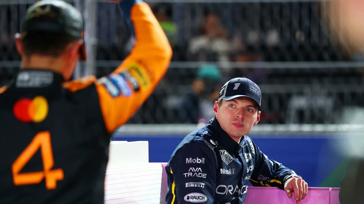 F1Maximaal_nl's tweet card. Lando Norris baalde van zijn actie in bocht 1, waarmee hij de deur dicht wilde smijten voor Max Verstappen. Het werkte helaas averechts, waardoor de deur wagenwijd open kwam te staan. Norris miste...