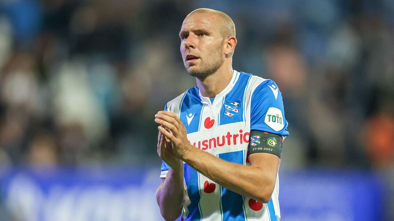 EDdocsHMC's tweet card. De spelers en stafleden van sc Heerenveen hebben onlangs een reanimatiecursus gevolgd. De Friese Eredivisie-club geeft daarnaast de seizoenkaarthouders de mogelijkheid om kosteloos deze lessen te...