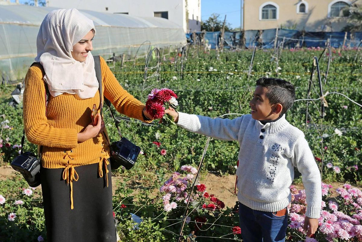 KenRoth's tweet card. After the airstrike on Nasser Hospital, our plea is ever more urgent: Palestinian reporters need international protection now, or Gaza's voice will be silenced.