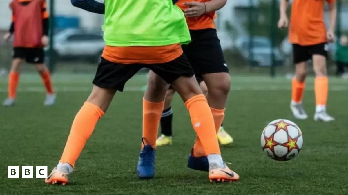 rygbicaernarfon's tweet card. Mae diffyg bwyd maethlon hefyd yn atal rhai plant rhag perfformio cystal ag y gallent, medd hyfforddwyr ac athrawon.