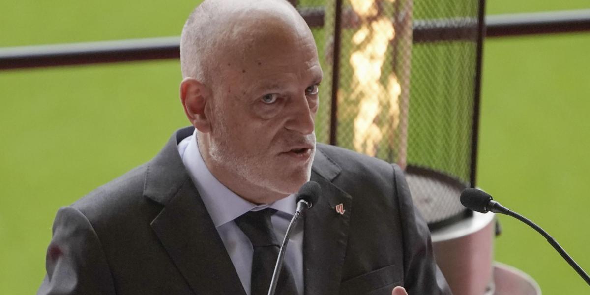 mundodeportivo's tweet card. Javier Tebas siempre se ha declarado madridista y tras los ataques de Florentino Pérez y la petición de un socio de que sea declarada 'persona non grata', el pr...