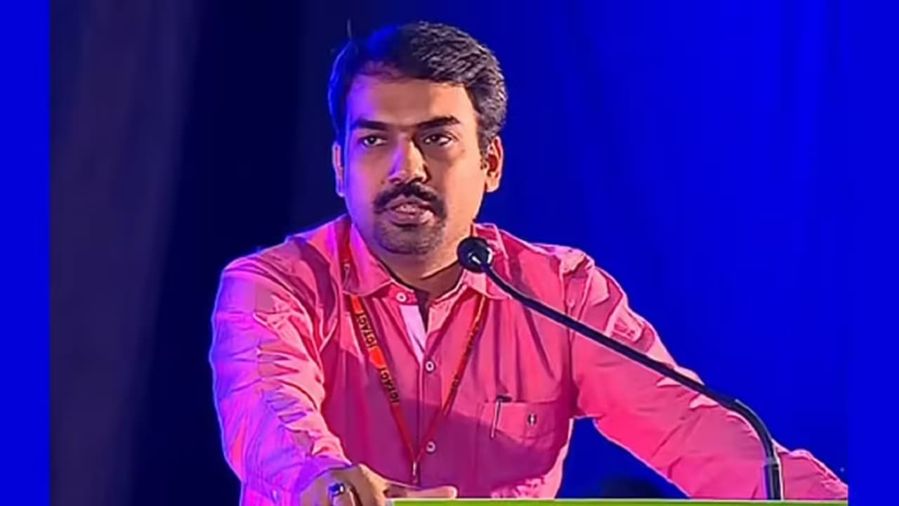 AsianetNewsTM's tweet card. படித்த, அனுபவமுள்ள வேட்பாளர்களை நிறுத்தி பீகார் தேர்தலில் பாஜக மற்றும் நிதிஷ் குமார் நிறுத்தி புரட்சி செய்துள்ளனர். ரங்கராஜ் பாண்டே வட மாநிலத்தை பூர்விகமாக கொண்டவர் என்பது பலருக்கும் தெரியாத புதிய...