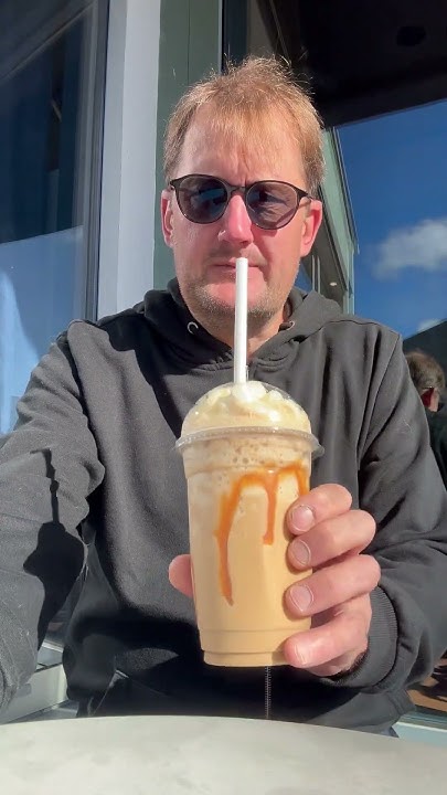 MrTorgny's tweet card. En utflykt Barkarby outlet!#FrappeVibes #WaynesCoffee #BarkarbyOutlet...