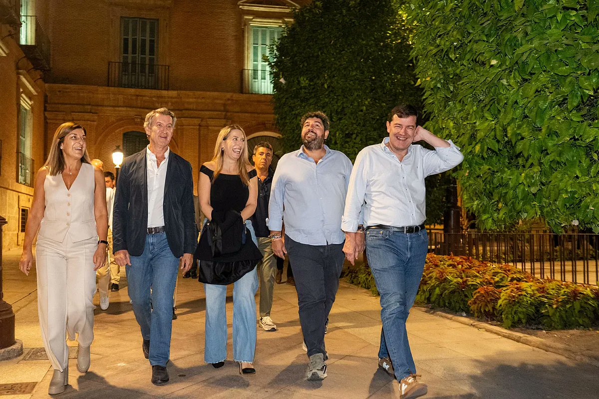 elmundoes's tweet card. El presidente del PP, Alberto Núñez Feijóo, ha citado este fin de semana a los 11 presidentes autonómicos de su partido a unas jornadas de trabajo para consensuar la agenda...