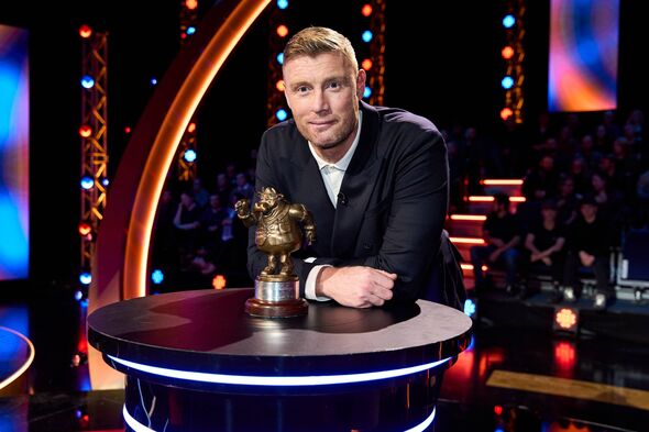 curious_media's tweet card. Freddie Flintoff baffled as Bullseye contestant makes unusual admission about winnings - News and Spoilers Hub