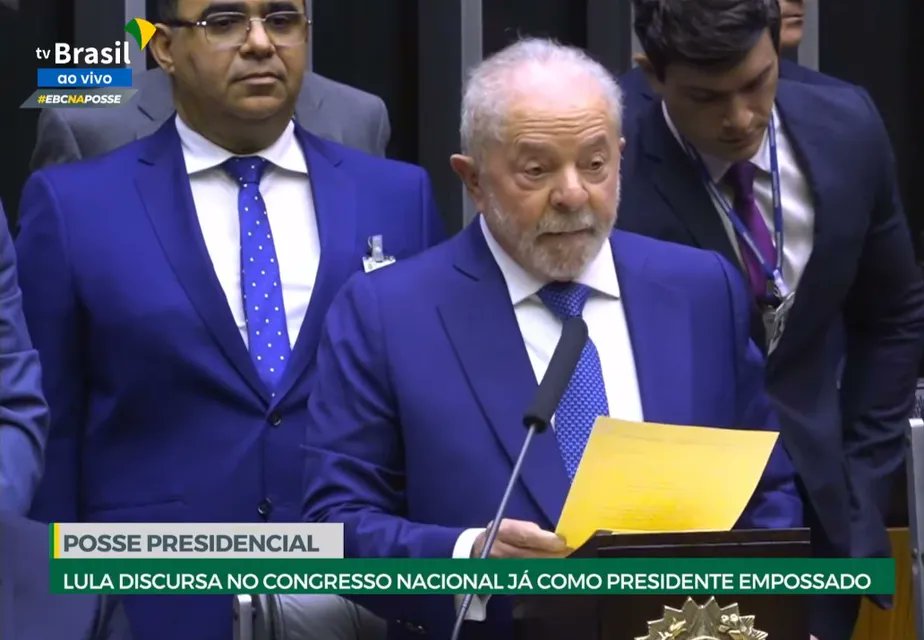 revistaoeste's tweet card. 'Responderemos com a Lei e suas mais duras consequências', disse Lula em ameaça velada a Jair Bolsonaro