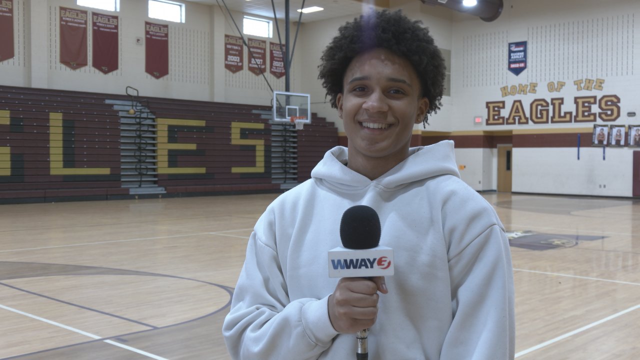 WWAY's tweet card. The 17-year-old senior basketball player holds a 4.3 GPA in the classroom.