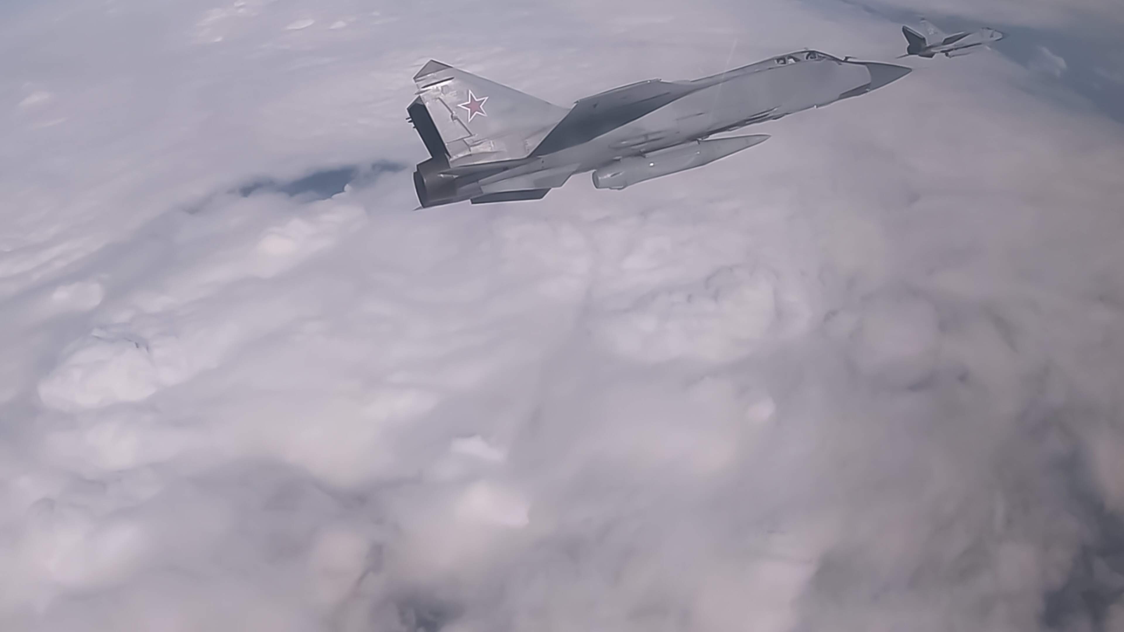 foldx_info's tweet card. Ondanks pogingen om de oorlog in Oekraïne naar de onderhandelingstafel te brengen, blijft een gesprek tussen Volodimir Zelenski en Vladimir Poetin uit. Ondertussen voert Rusland de aanvallen op. Volg...