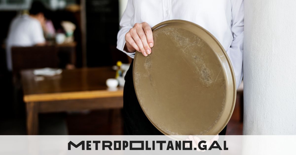 MetroVigo's tweet card. Vigo acogerá un concurso único para encontrar al mejor camarero de Pontevedra. Buscan reivindicar la profesión, con un curioso certamen