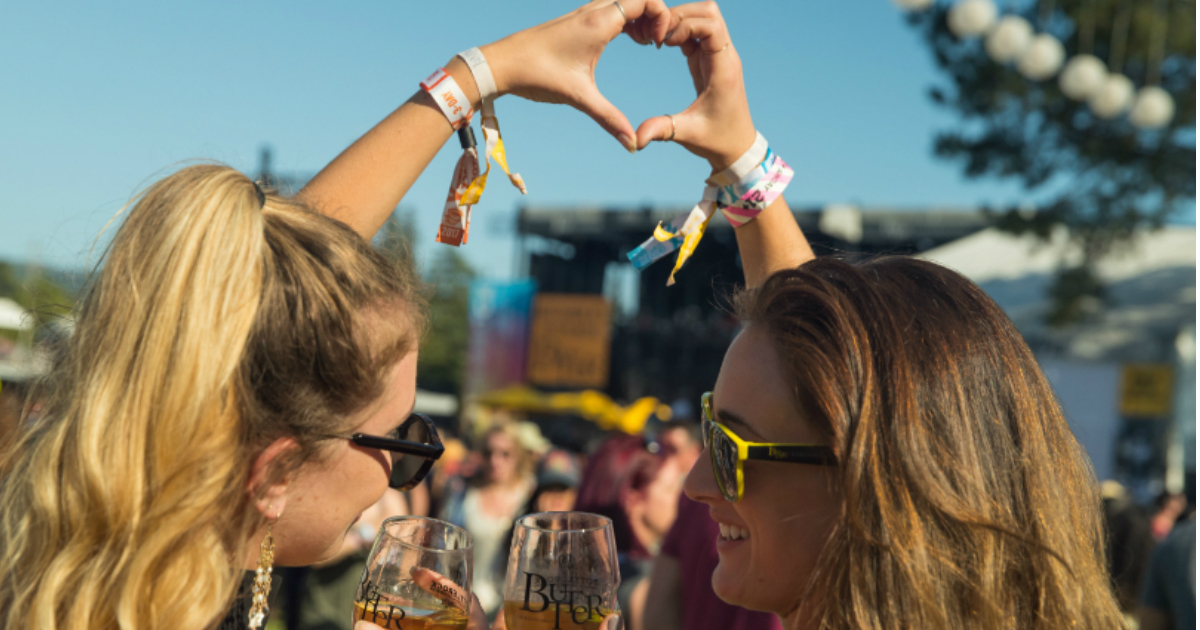 soo_fee_uhh's tweet card. Click to sip!