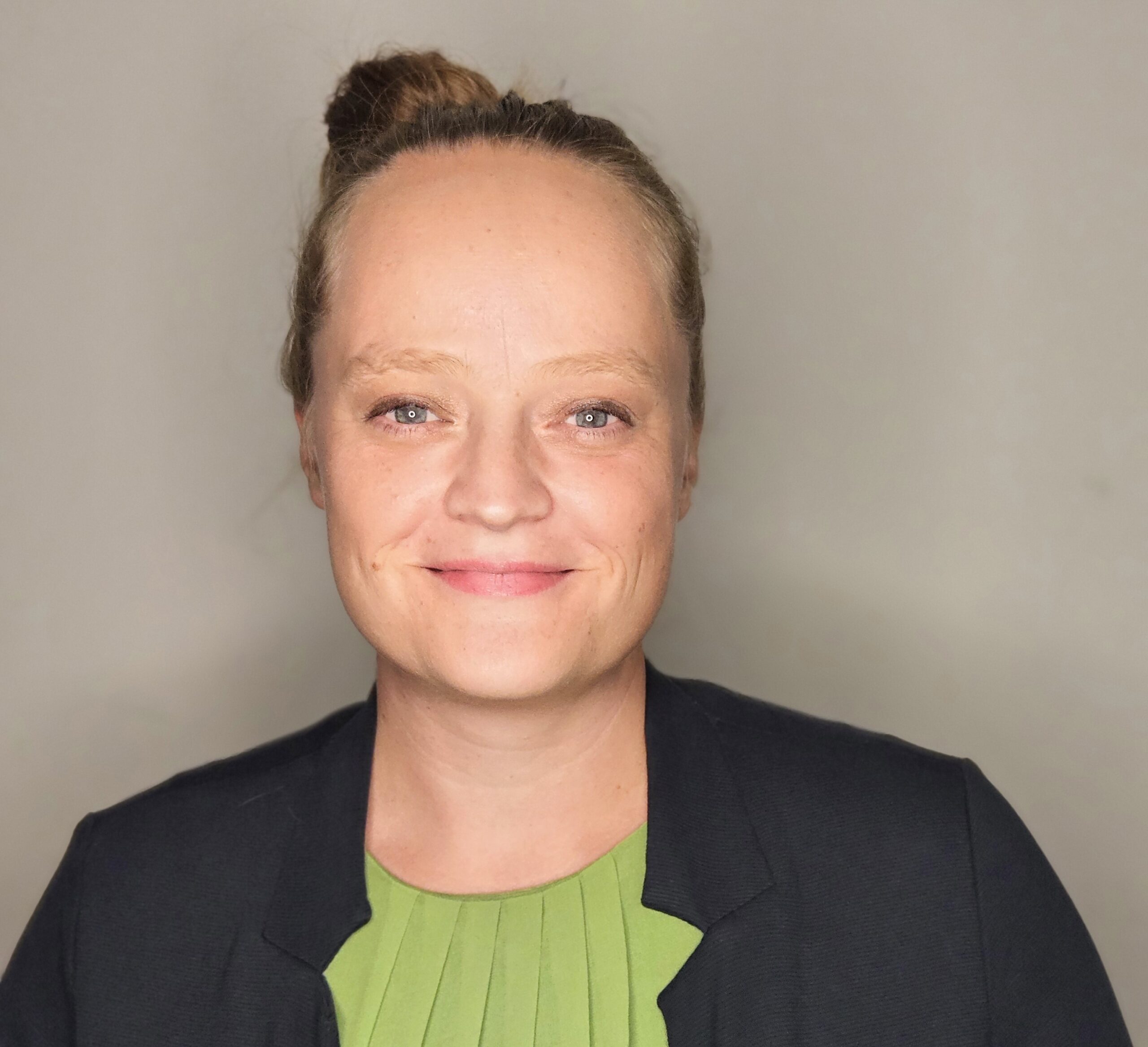 t_matam_t's tweet card. THERESA HANNIG Autorin // Speakerin Über // Kontakt // Termine Ausgezeichnet mit dem Tassilo Kulturpreis der Süddeutschen Zeitung 2023 Bücher taz Kolumne Kurzgeschichten Unternehmen SF-Prototyping,...