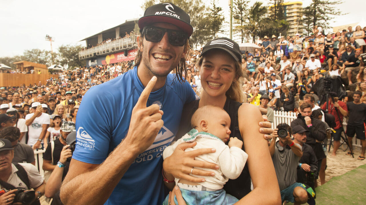 umlautstuff's tweet card. The big man wins the Quiksilver Pro on a day filled with comeback stories. Gilmore claims Roxy Pro.